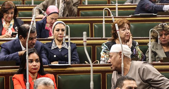 بالصور.. على عبد العال يرفع الجلسة العامة للبرلمان لمدة خمس دقائق