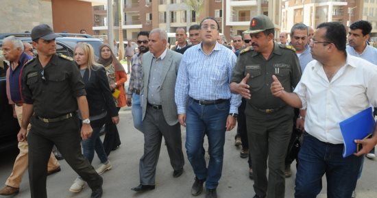 وزير الإسكان يشيد بتنفيذ نادى رياضى لخدمة الإسكان الاجتماعى بمدينة العاشر