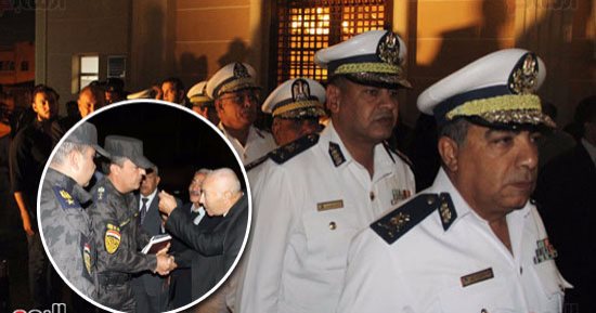 شقيق الشهيد عمرو صلاح لـ"اليوم السابع": حدد لأصدقائه موضع إصابته وقال: "هموت شهيد وهاخد الرصاصة هنا".. ووالده: فخور به ومستعد أضحى بباقى أبنائى علشان مصر.. وزحام سرادق العزاء دال على تلاحم الشعب مع الشرطة