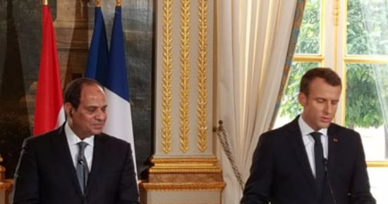 السيسى يتلقى اتصالاً من "ماكرون" لبحث الأوضاع فى ليبيا