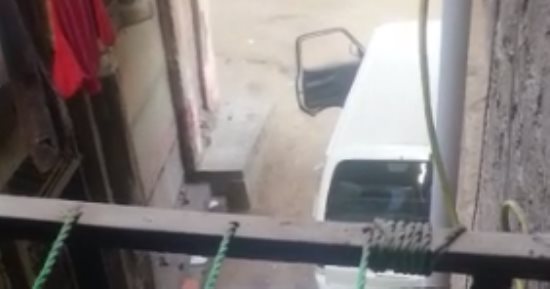 قارئ يستغيث برئيس حى الوراق لنقل ورشة سيارات تهدد الأهالى فى جزيرة محمد
