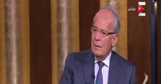 فى ميلادها الـ 28.. إليزا تايلور شقراء تقود البشرية نحو عصر جديد