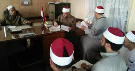 مدير عام أوقاف دمياط يعقد اجتماعا مع مديرى الإدارات لبحث عدد من الملفات