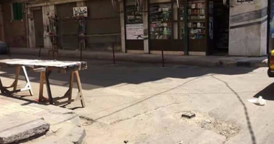 أهالى شارع واحد بالإسكندرية يشكون وضع حواجز حديدية