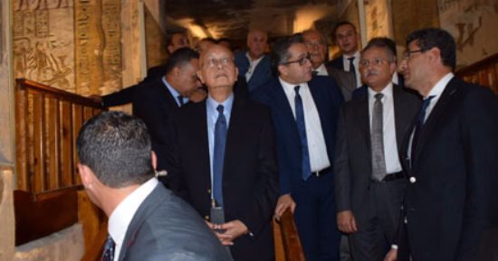 رئيس الوزراء يوجه بسرعة الانتهاء من مشروع إضاءة البر الغربى بالأقصر 