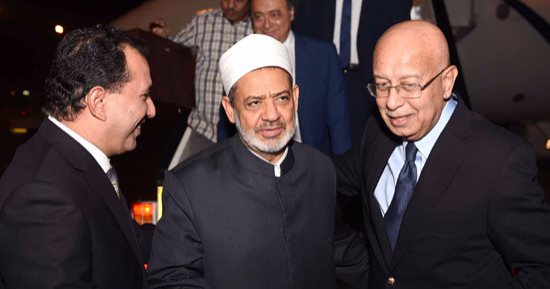 بالصور.. رئيس الوزراء يتفقد معابد ومقابر الدير البحرى فى الأقصر 
