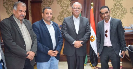 محافظ المنيا يبحث مع لجنة وزارة الآثار تطوير مسار العائلة المقدسة بجبل الطير