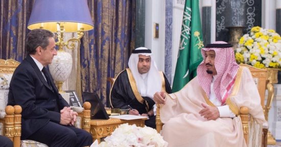 الملك السعودى وولى عهده يناقشان مع رئيس فرنسا الأسبق ساركوزى عدة ملفات اقتصادية