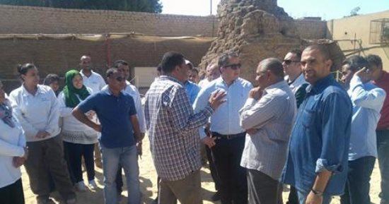 بالصور.. خالد العنانى يتفقد عددا من المواقع الأثرية فى الأقصر