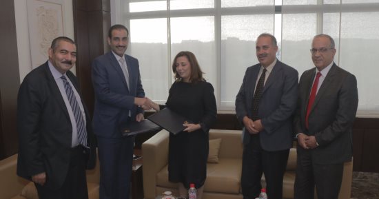 مدير منظمة العمل العربية يوقع بروتوكول تعاون مع الاتحاد التونسى للصناعة