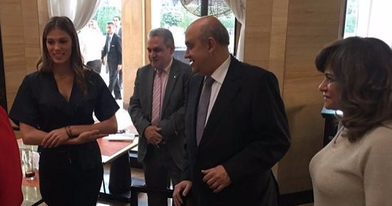 وزير السياحة يستقبل ملكة جمال الكون فى الأهرامات.. وتؤكد: حلمى اتحقق