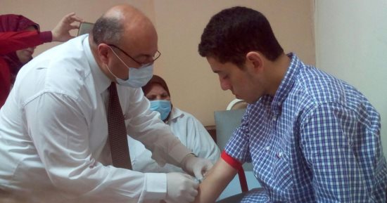 انطلاق الحملة القومية للكشف عن فيروس سى على طلاب الفرقة الأولى بجامعة بنها 
