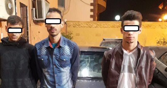 القبض على شقيقين وراء سحل محاسبة وخطف حقيبتها بالمقطم