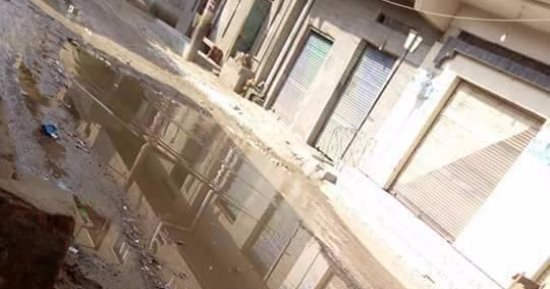 مياه الصرف تغرق شوارع قرية نصرة بكفر الشيخ.. والأهالى يستغيثون