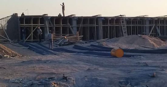 بالصور.. البحر الأحمر تستعد للسيول بتنفيذ 3 "برابخ" بوادي أبو حاد