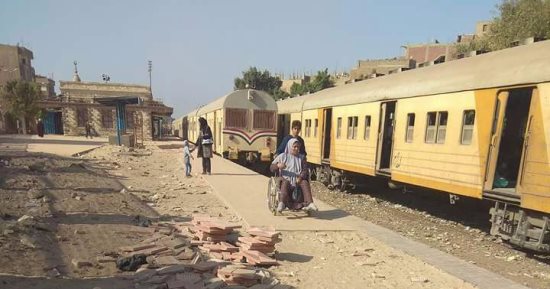 قارئ يطالب بسرعة الانتهاء من تطوير محطة قطار الخانكة لتخفيف معاناة الركاب