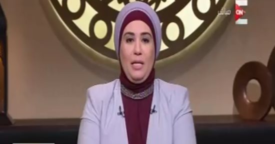 نادية عمارة: إدمان "فيسبوك" بمصر يوازى الكوكايين.. وداعش يمتلك 60 ألف صفحة