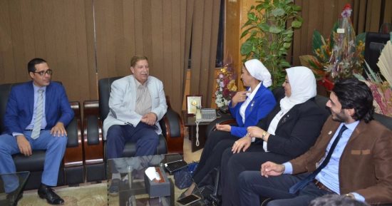 محافظ الإسماعيلية يستقبل أعضاء مؤسسة "بكرة لينا"