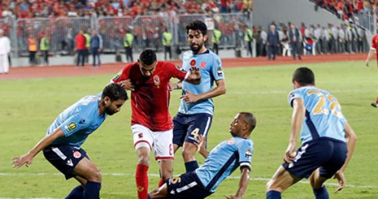 بالفيديو والصور.. الاهلى يطالب بركلة جزاء أمام الوداد المغربى بعد عرقلة أزارو