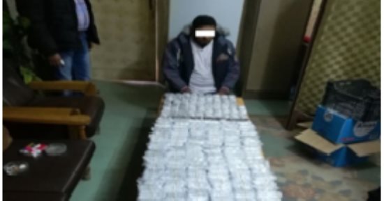 إحباط محاولة سائق تهريب 13 ألف قرص مخدر داخل باب حديد بمنفذ السلوم البرى