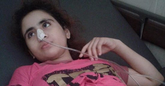 "أب" يستغيث لإنقاذ ابنته ملك بعد تعرضها لخطأ طبى فى أحد المستشفيات