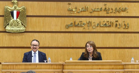 وزير الاتصالات يشهد توقيع بروتوكول لصرف النفقة عبر المحمول