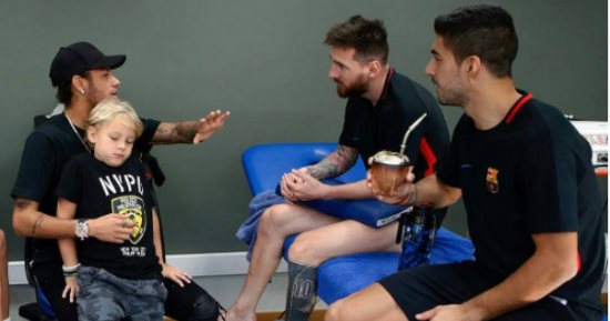بالصور.. نيمار يعود إلى برشلونة.. اعرف السبب
