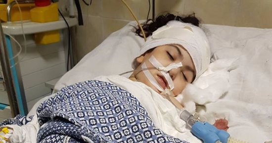 بالصور.. الطفلة "هنا" تنتقل من دار أيتام للعناية المركزة بسبب مشاكل بالقلب