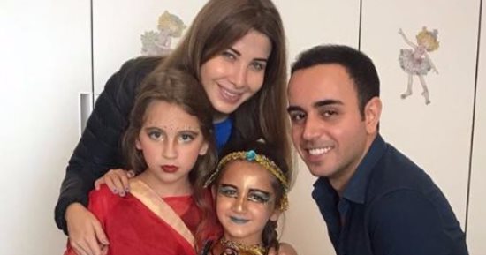 شاهد.. ابنتا نانسى عجرم تحتفلان بالهالوين بالزى الفرعونى والهندى 