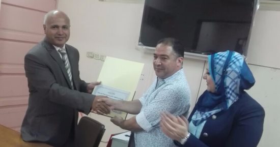 بالصور.. وكيل الصحة ببنى سويف يكرم مدير العلاجى وفرق مكافحة العدوى