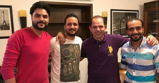 رامى إمام ينشر صورة مع مؤلفى "عوالم خفية" على انستجرام      