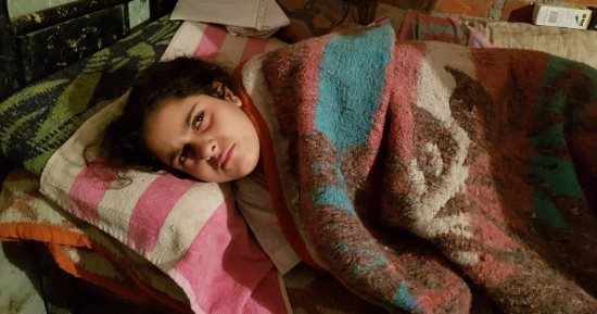 أسرة طفلة تطالب بتوفير علاج ابنتهم بعد إجراء عملية استئصال ورم