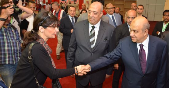 وزير السياحة يتفقد جناح مشروع "حان وقت التفاح الأوروبى" بمعرض HACE الدولى