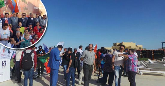 بالصور.. 30 طيارًا من 21 دولة يحلقون فى سماء الفيوم ويعلنون "مصر آمنة".. شاهد تحدى أبطال العالم للـ"باراموتور" للمرة الأولى فى مصر على ضفاف بحيرة قارون.. ونادى الطيران يعلن اختيار الفيوم مقرا سنويا للبطولة