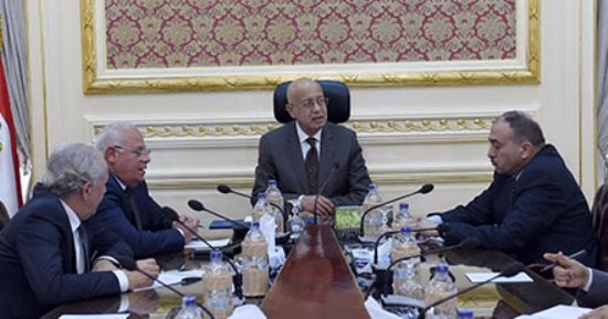 بالصور.. رئيس الوزراء يلتقى اللواء عادل الغضبان لمتابعة المشروعات الجارية ببورسعيد