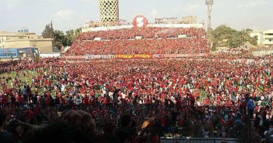 بالصور.. جماهير الأهلى تثير إعجاب "السوشيال ميديا" حول العالم