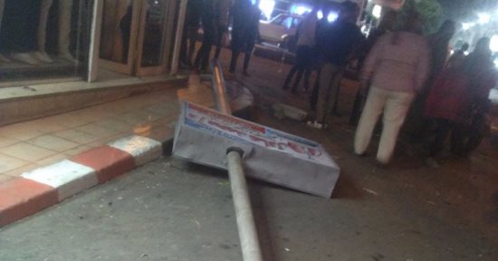 بالصور .. سقوط عامود إنارة بنجع حمادى فى قنا