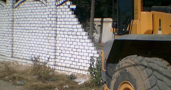 إزالة البناء المخالف على مصرف الكيلو 21 غرب الإسكندرية
