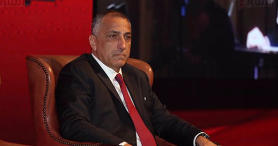 البنك المركزى ينفى ربط صرف الدولار باستيراد السلع الأساسية فقط