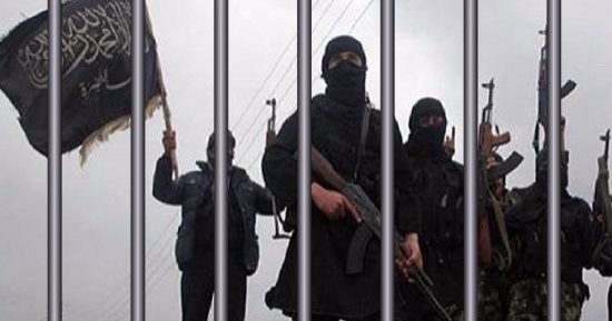 مصادر: داعش يفقد السيطرة على معبر القائم بعد فراره من الجيش العراقى
