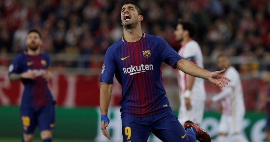 شاهد.. سواريز يهدر أخطر فرص برشلونة أمام أولمبياكوس بدورى الأبطال