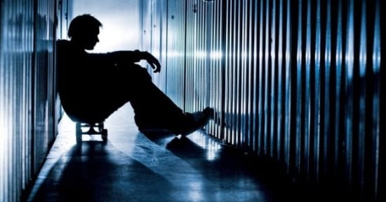 أمراض الوحدة.. أشهرها الاكتئاب والانفصام.. والحل فى الاختلاط بالمجتمع
