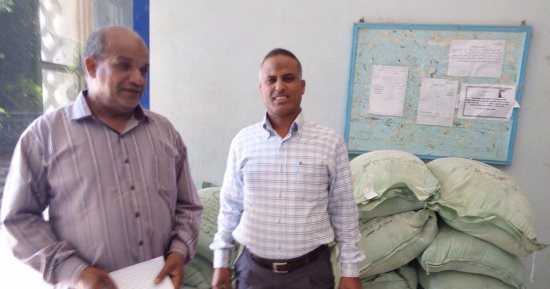 بالصور.. ضبط شحنة دقيق مدعم قبل تهريبها بالسوق السوداء بالوادي الجديد