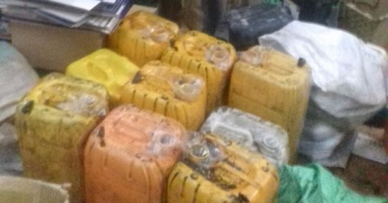 بالصور.. متهم بتجميع زيوت فاسدة بالجيزة: أحصل عليها من مصانع إنتاج البطاطس