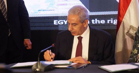 منظمة الهجرة: تحويلات المصريين فى 2016 تخطت دخل السياحة وقناة السويس