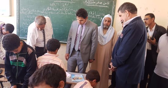 بالصور .. الرقابة الإدارية بأسيوط فى تفتيش مفاجئ لمدرسة العتامنة بمنفلوط