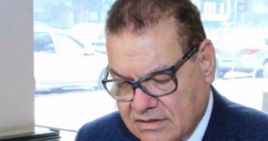 رئيس المجلس التصديرى للمفروشات يوقع على استمارة "علشان تبنيها"