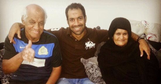 حسنى عبد ربه ينهى رحلته مع عازفى السمسمية ويبدأ حلم رئاسة الدراويش