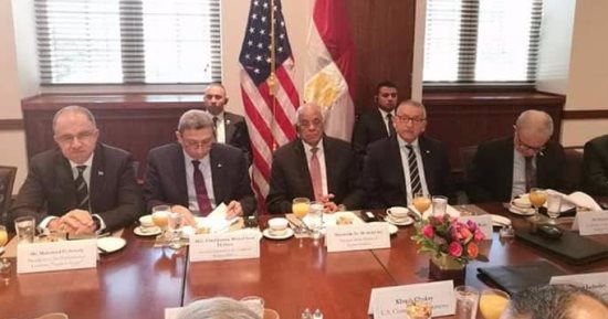 وفد البرلمان برئاسة على عبد العال يلتقى أعضاء غرفة التجارة الأمريكية بواشنطن 