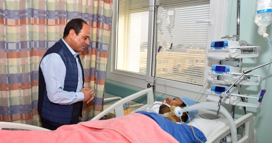 بالصور.. الرئاسة: الرئيس السيسى اطمأن على حالة النقيب محمد الحايس 